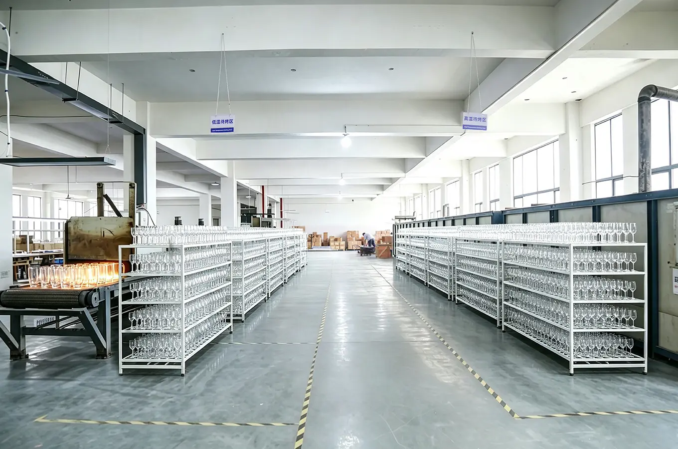 Guangdong Lexingya Glassware factory workshop and production line for bulk custom glassware manufacturing.